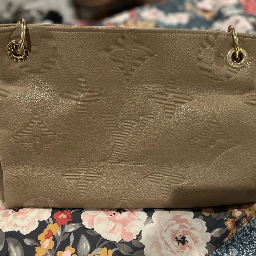 Louis Vuitton artsy large purse
